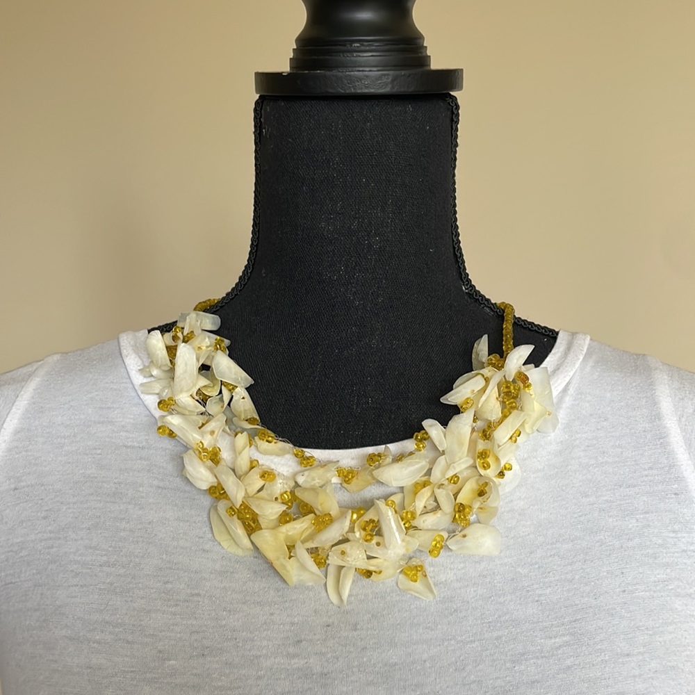Colombian floral necklace with matching earrings - Picture 5 of 6